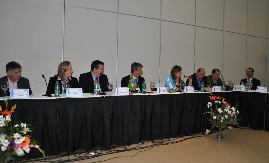 Secretária Dinorah Botto Portugal Nogara discute Regime Próprio de Previdência com dirigentes brasileiros e argentinos