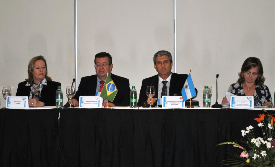 Secretária Dinorah Botto Portugal Nogara discute Regime Próprio de Previdência com dirigentes brasileiros e argentinos