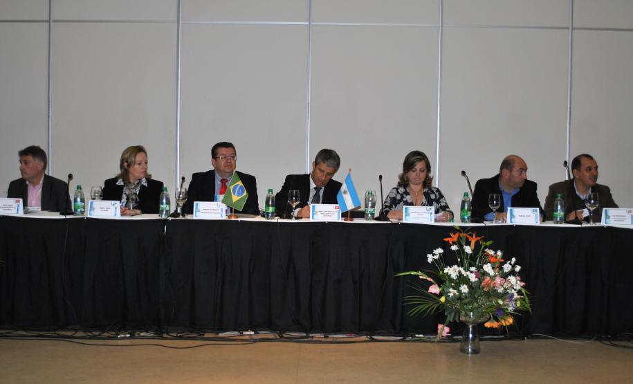 Secretária Dinorah Botto Portugal Nogara discute Regime Próprio de Previdência com dirigentes brasileiros e argentinos