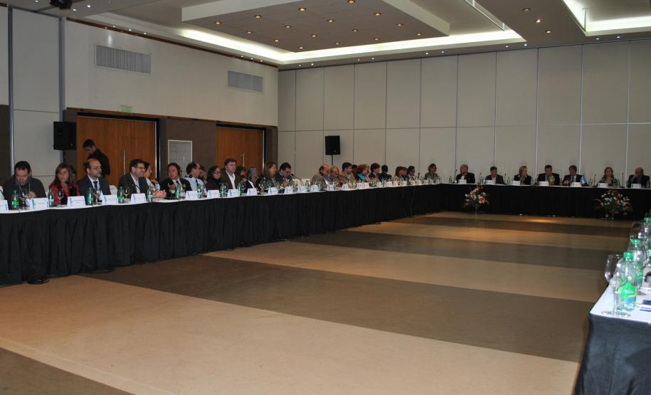 Secretária Dinorah Botto Portugal Nogara discute Regime Próprio de Previdência com dirigentes brasileiros e argentinos