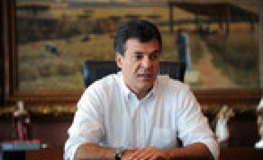 Medida não afetará atendimento à população e não se aplica à saúde e segurança. Redução do gasto deve ser efetivada no próximo trimestre