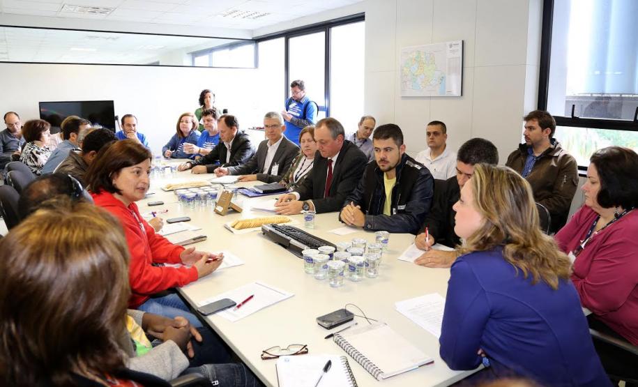 Secretária reúne-se com Fórum das Entidades Sindicais A secretária da Administração e da Previdência, Dinorah Botto Portugal Nogara, presidiu reunião com os representantes dos sindicatos de servidores públicos