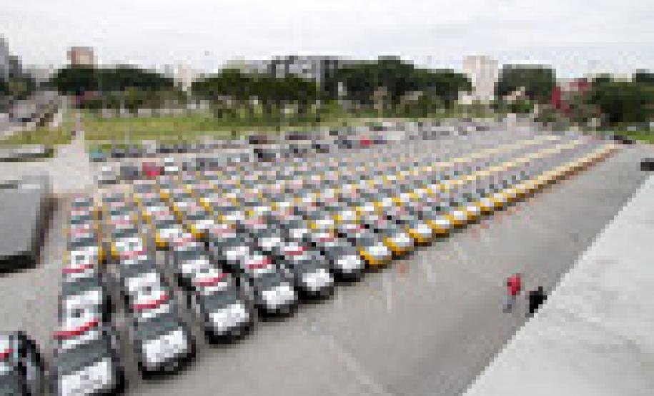 O Governo do Estado vai adotar um novo sistema de gerenciamento da frota pública de veículos, que vai ampliar em seis vezes o número de oficinas de manutenção, dar mais rapidez no atendimento e trazer uma economia de 20% nos custos