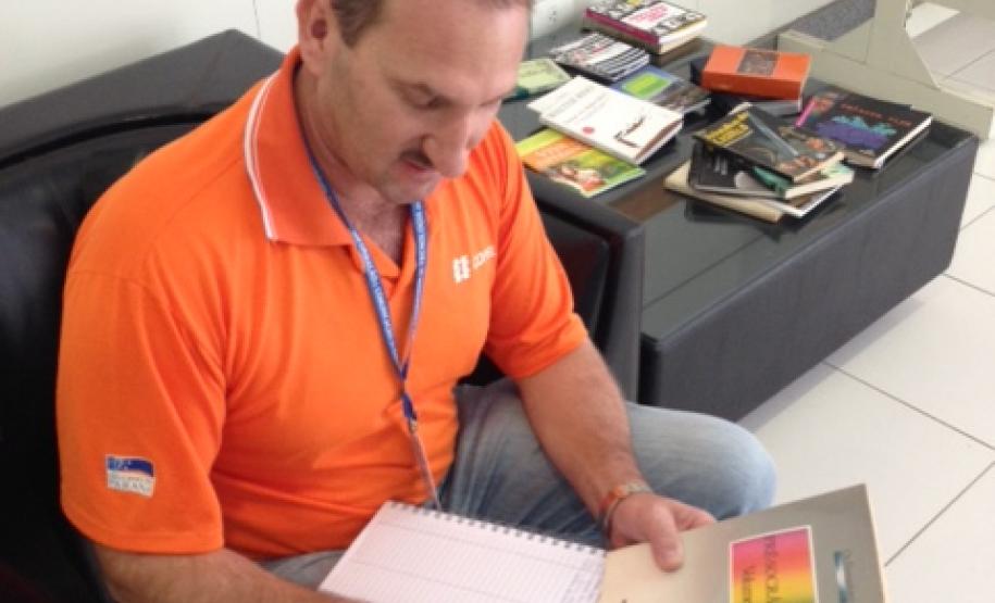 Biblioteca do Servidor Público é inaugurada Servidor da Casa Civil, Valcedir Gigolete Michenko: “Ótima iniciativa"