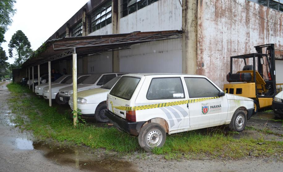 Estado arrecada mais de R$ 1,3 milhão em leilão de veículos Venda de sucatas e veículos inservíveis pela Secretaria da Administração e da Previdência foi realizada, pela primeira vez, também por meio da modalidade online.