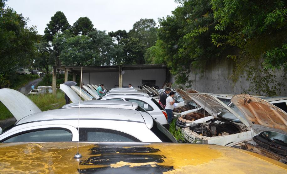 Estado arrecada mais de R$ 1,3 milhão em leilão de veículos Venda de sucatas e veículos inservíveis pela Secretaria da Administração e da Previdência foi realizada, pela primeira vez, também por meio da modalidade online.