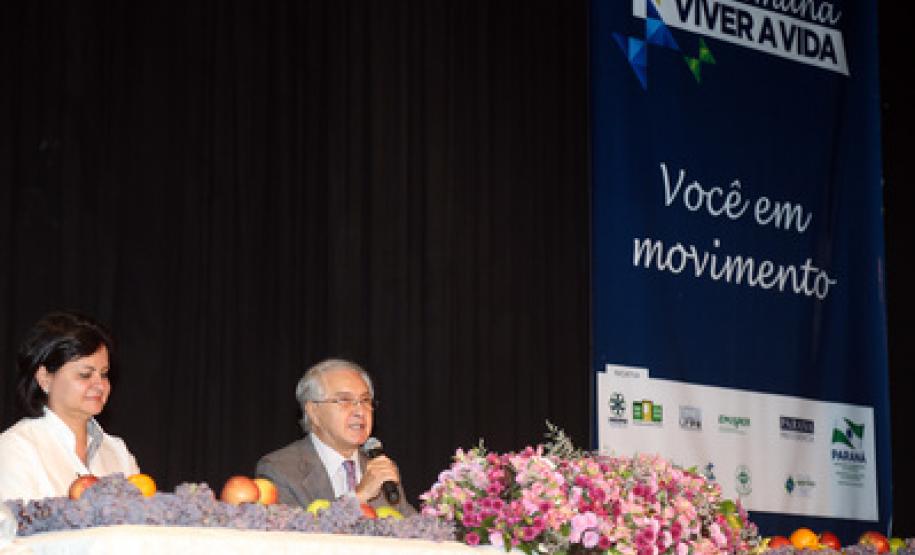 Programa Semana Viver a Vida dedica atenção a aposentados Abertura oficial presidida pela secretária de Administração e Previdência, Márcia Carla Pereira Ribeiro, representando o governador, e o presidente da ParanaPrevidência, Rafael Iatauro