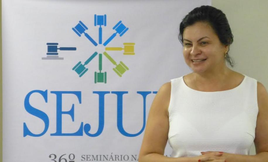 Secretária faz palestra sobre Lei Anticorrupção aplicada às empresas Marcia Carla Ribeiro Ferreira participou do Seminário Nacional de Assuntos Jurídicos para Instituições Financeiras de Desenvolvimento, no Rio de Janeiro