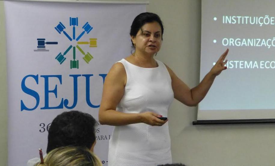 Secretária faz palestra sobre Lei Anticorrupção aplicada às empresas Marcia Carla Ribeiro Ferreira participou do Seminário Nacional de Assuntos Jurídicos para Instituições Financeiras de Desenvolvimento, no Rio de Janeiro