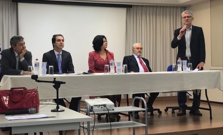 Diretor de Seguridade Funcional, Mauro Ribeiro Borges; presidente empossado da ParanaPrevidência, Wilson Quinteiro; secretária da Administração e da Previdência, Marcia Carla Pereira Ribeiro; ex-presidente da ParanáPrevidência, Rafael Iatauro; e presidente do Conselho de Administração da entidade, Norberto Ortigara