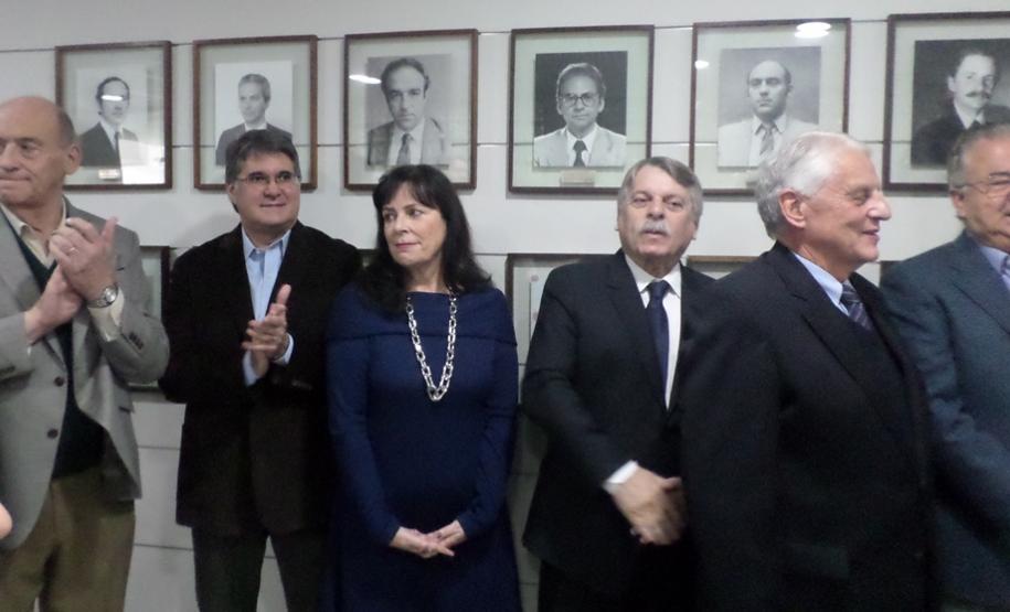 Fotografias dos 23 ex-secretários que ocuparam o cargo desde que a pasta foi criada, em 1975, foram colocadas em parede no hall do gabinete