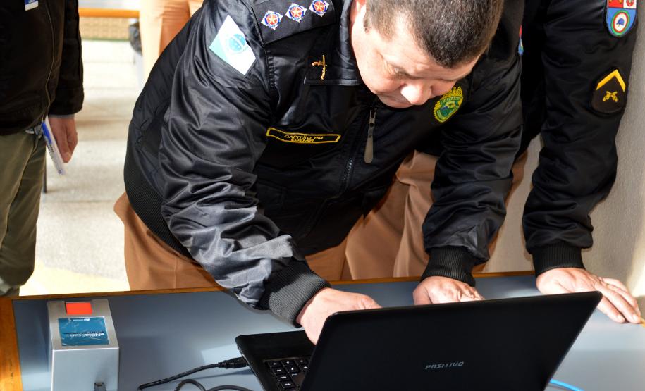 A corporação inicia o treinamento de oficiais e praças do setor de RH para uso da plataforma Atualiza Servidor. A iniciativa é do Governo do Estado para permitir o acesso mais facilitado aos serviços de ordem trabalhista, de saúde e previdenciário