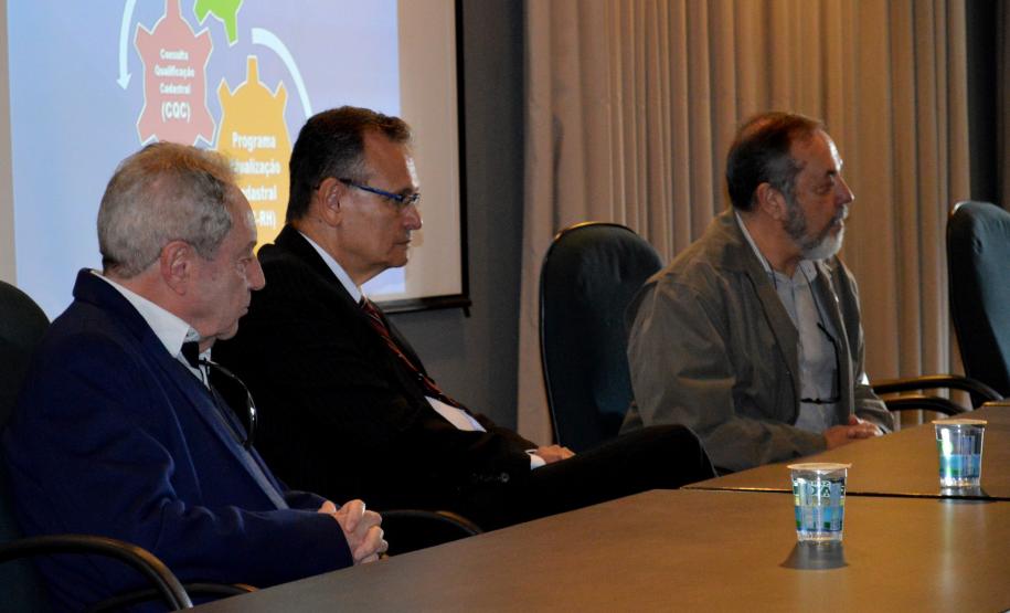 A corporação inicia o treinamento de oficiais e praças do setor de RH para uso da plataforma Atualiza Servidor. A iniciativa é do Governo do Estado para permitir o acesso mais facilitado aos serviços de ordem trabalhista, de saúde e previdenciário