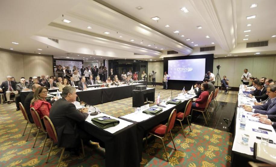 Abertura do 104º CONSAD - Fórum Nacional de Secretários de Estado da Administração, com palestra do secretário de Estado da Fazenda, Mauro Ricardo Costa, com a coordenação dos trabalhos do secretário de Estado da Administração do Paraná, Fernando Ghignone. Curitiba, 14/09/2017.