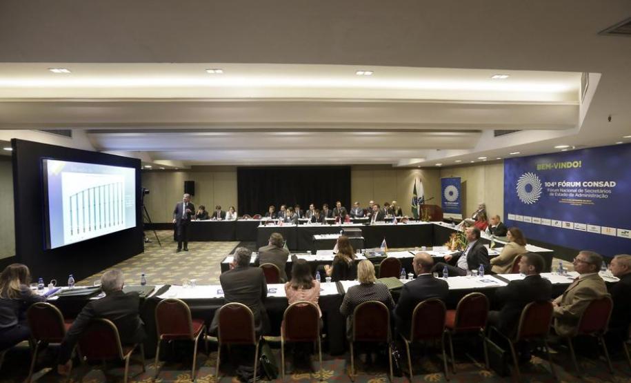 Abertura do 104º CONSAD - Fórum Nacional de Secretários de Estado da Administração, com palestra do secretário de Estado da Fazenda, Mauro Ricardo Costa, com a coordenação dos trabalhos do secretário de Estado da Administração do Paraná, Fernando Ghignone. Curitiba, 14/09/2017.