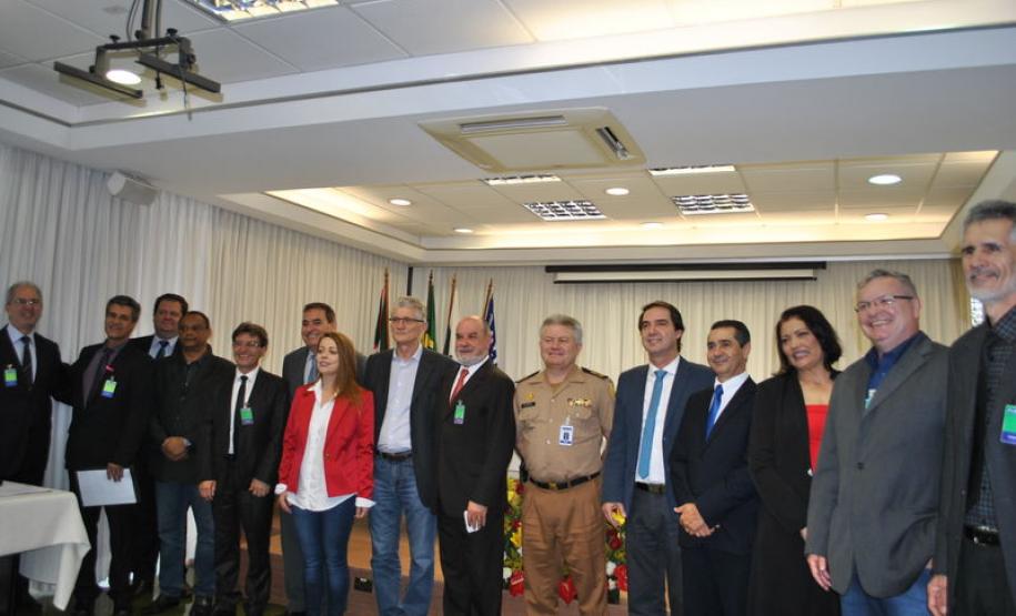 A composição passa a ser paritária, com o mesmo número de representantes dos servidores e dos órgãos participantes da instituição.