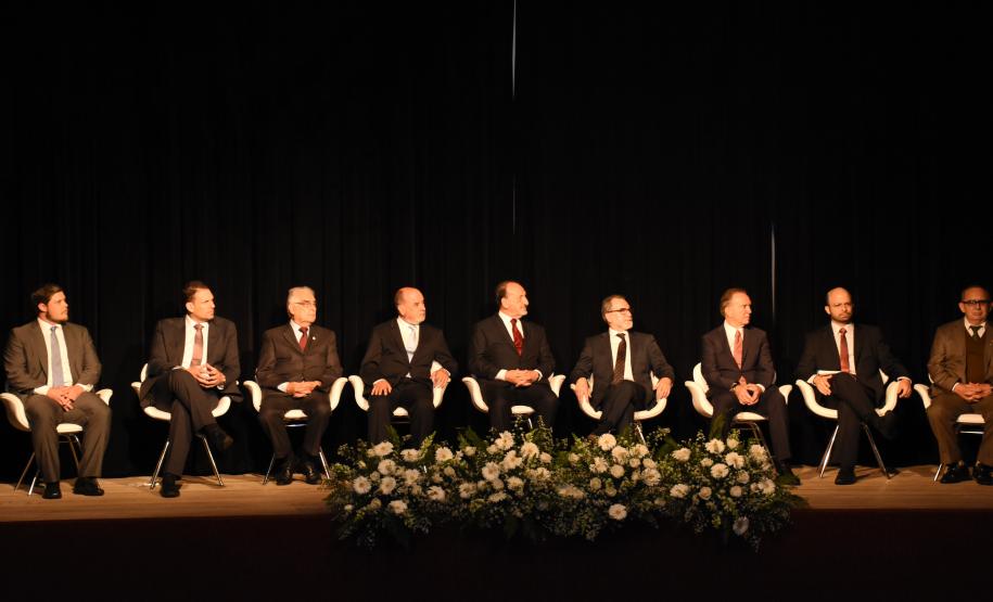 Novo sistema lançado nesta segunda-feira (30) funcionará a partir desta quarta, 1° de novembro. O interessado em abrir, alterar ou fechar uma empresa poderá dar entrada nos processos por meio digital através do sistema da Jucepar Empresa Fácil Paraná.