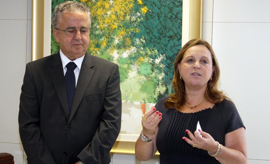 A secretária de Estado da Administração e da Previdência, Dinorah Botto Portugal Nogara, tomou posse na manhã desta segunda (28), em substituição ao ex-secretário Jorge de Bem, que assumirá a presidência da ParanáPrevidencia. Curitiba, 28-01-13.Foto: Arnaldo Alves / ANPr.