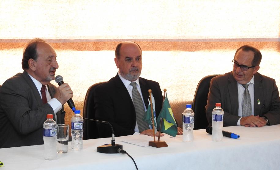 A acolhida foi feita pelo secretário da Administração e da Previdência, Fernando Ghignone, e pelo presidente da Junta Comercial, Ardisson Akel