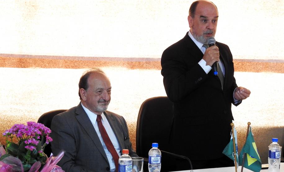 A acolhida foi feita pelo secretário da Administração e da Previdência, Fernando Ghignone, e pelo presidente da Junta Comercial, Ardisson Akel