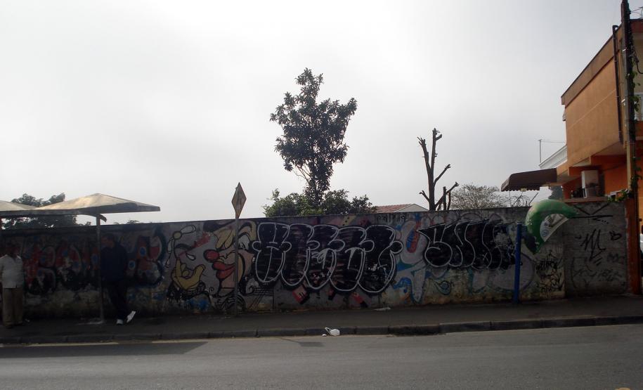 Estado põe à venda 11 imóveis sem uso Lote 6 - Curitiba - PR: lote urbano da quadra B, da Planta Parque Ouro Verde, com área de 755,75 m², sito na Rua José Valle, nº. 1564