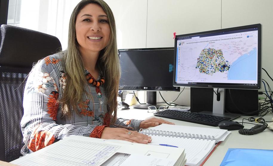 Novo sistema substitui velhos fichários e pastas suspensas que por mais de seis décadas guardavam os dados de imóveis pertencentes ao governo estadual. Informações agora passam a ser atualizadas eletronicamente.