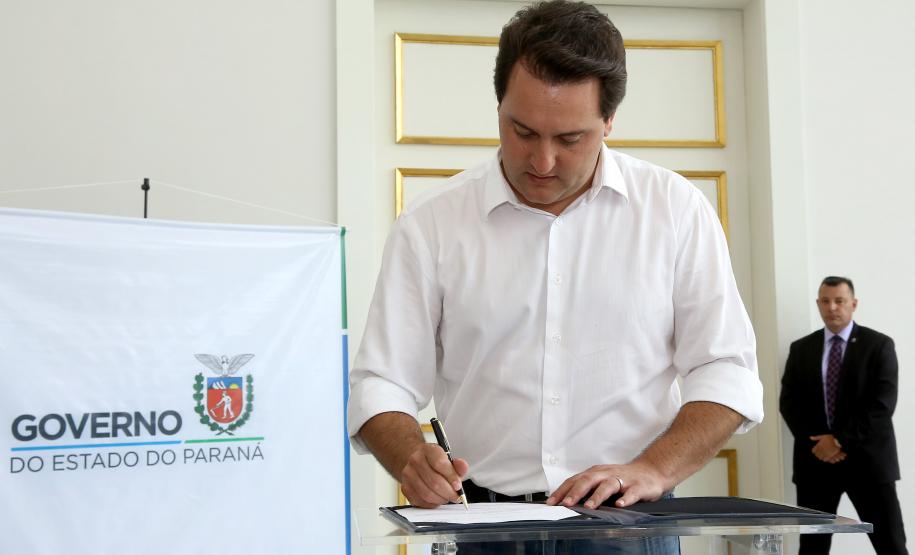Governador determina auditoria na folha de pagamentos do Estado Governador anuncia auditoria no Palácio Iguaçu. 22/01/19