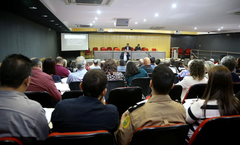 Secretarias inciam trabalho de renegociação e reavaliação de contratos A Secretaria de Estado da Administração e da Previdência (Seap) reuniu representantes dos Grupos Administrativos Setoriais (GAS) de todas as secretarias para repassar os detalhes para o cumprimento do Decreto 515/19, assinado pelo governador Carlos Massa Ratinho Junior