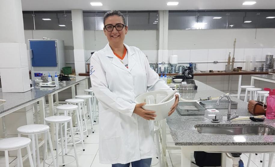 Abertura de empresa é feita em menos de duas horas no Paraná Abertura de empresa é feita em menos de duas horas no Paraná