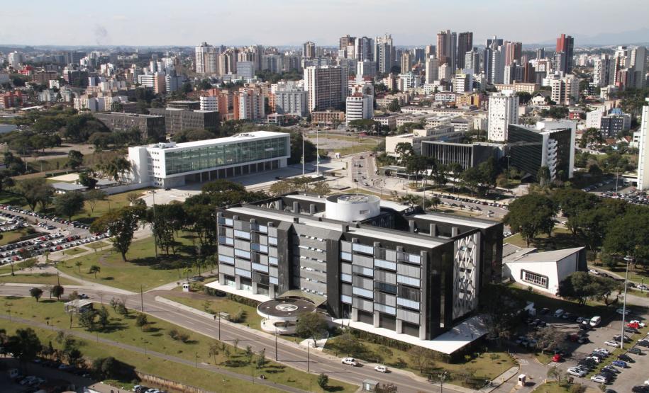 Estado precisa se adequar aos limites legais de gasto com pessoal