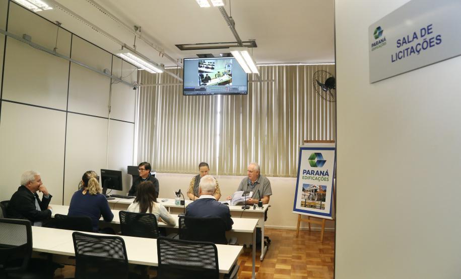 Estado regulamenta transmissão ao vivo de licitações presenciais