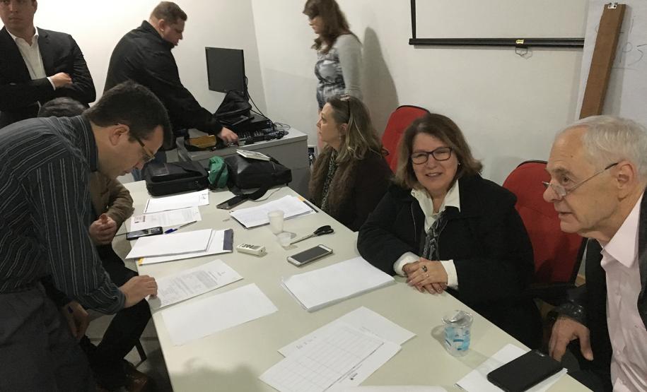 Governo promove sessão para escolha de empresa que gerenciará frota Audiência foi transmitida ao vivo pelo Portal da Transparência. A empresa que apresentou proposta será analisada e, se tudo estiver em conformidade, o contrato deve ser assinado na semana que vem.