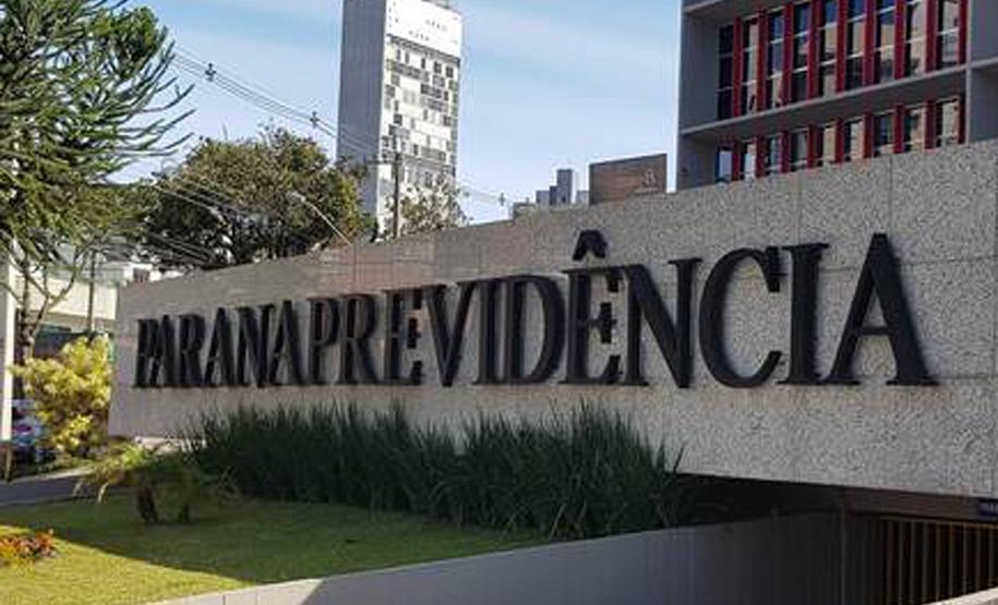 O cronograma obedece como critério o mês de aniversário dos segurados no caso dos aposentados. Para os pensionistas o calendário é próprio e diferenciado, a depender do tipo de pensão ou da região de residência de cada um.