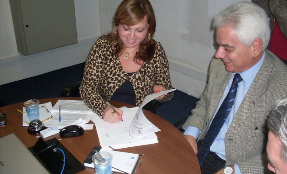 A secretária da Administração e da Previdência, Dinorah Botto Portugal Nogara, e o secretário da Ciência, Tecnologia e Ensino Superior, Alípio Santos Leal Neto, reafirmaram parceria para qualificação dos servidores.