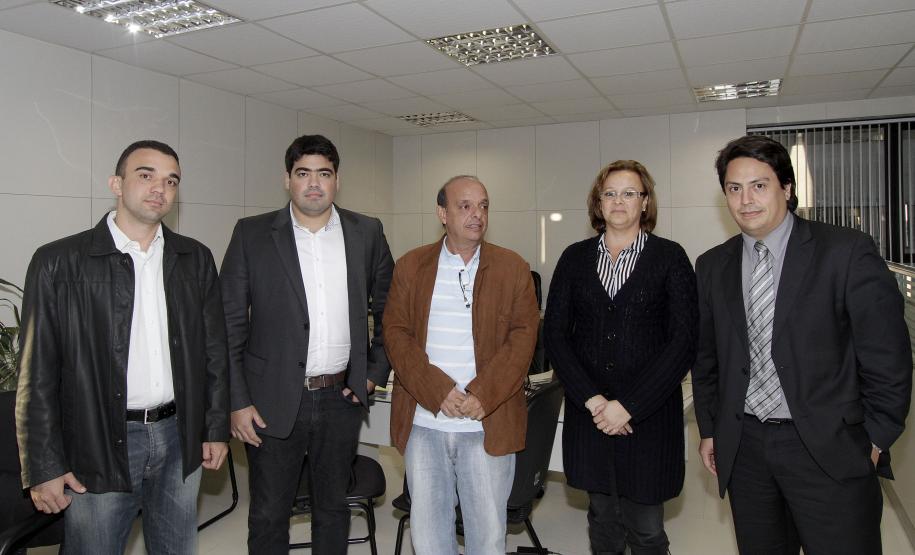 Gerente de Combustível da Agência de Modernização de Gestão de Processo (AMGESP), do Governo de Alagoas, Aluízio Barbosa; gerente de Transportes, Davi de Freitas; diretor técnico de Transportes, Antonio Carlos Gama; gerente de Passagens Aéreas, Elce Moraes; e diretor do Departamento de Transporte Oficial do Paraná (DETO), Ernani Augusto Delicato.