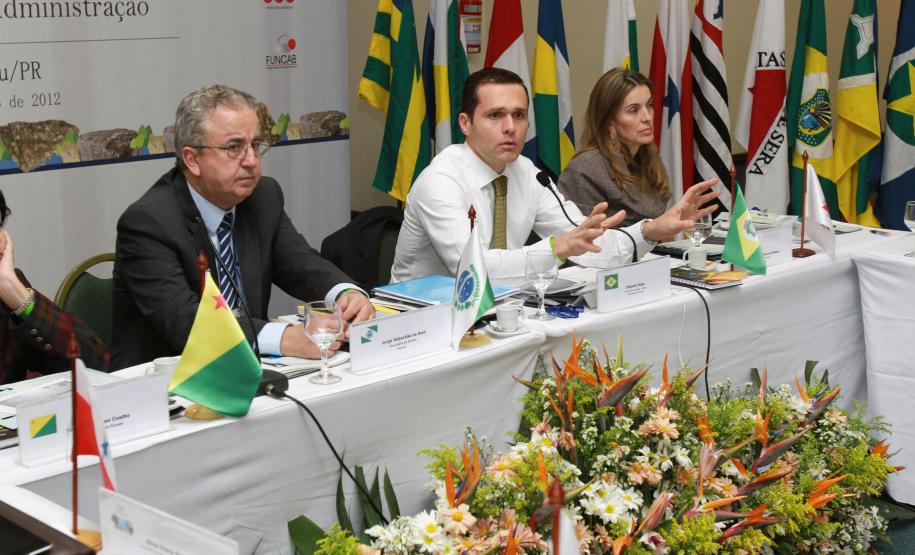 Mesa de Secretários - destaque Secretario SEAP PR Jorge de Bem