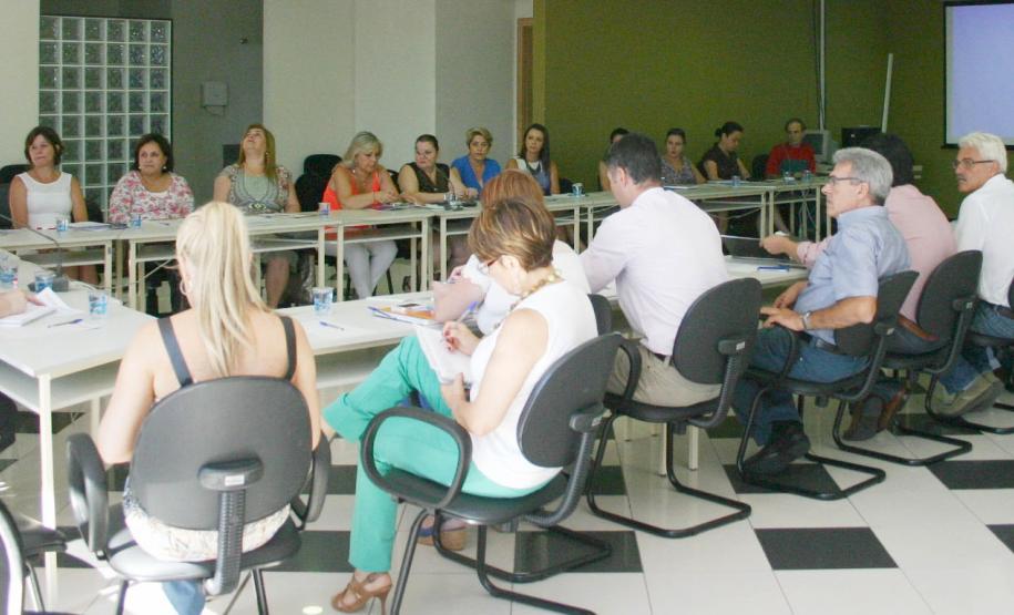 Encontro é realizado periodicamente, com o objetivo de informar sobre o andamento dos projetos desenvolvidos pelos vários setores