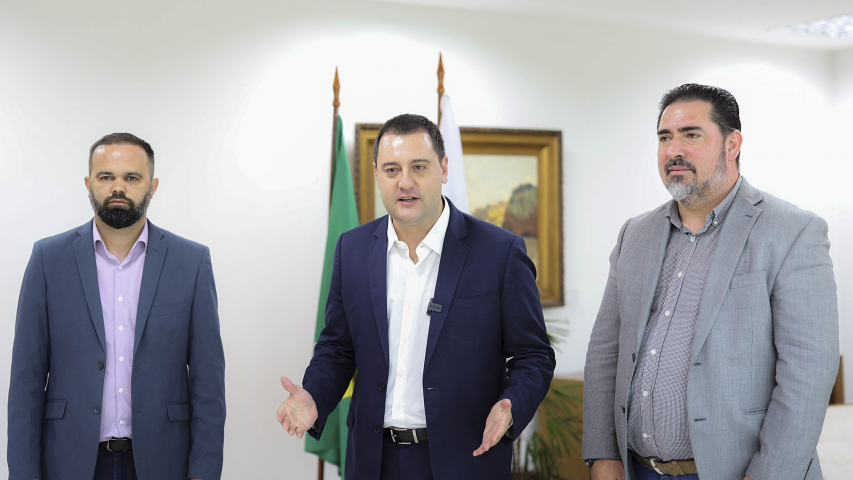 Governador autoriza concurso para contratação de professores e pedagogos no Paraná