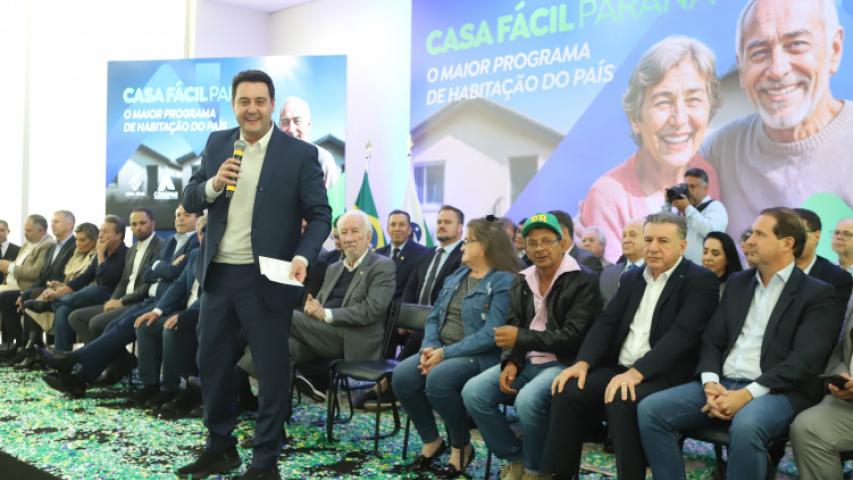 Governador Ratinho Júnior anuncia novas modalidades do Casa Fácil Paraná. Foto: Ari Dias/AEN
