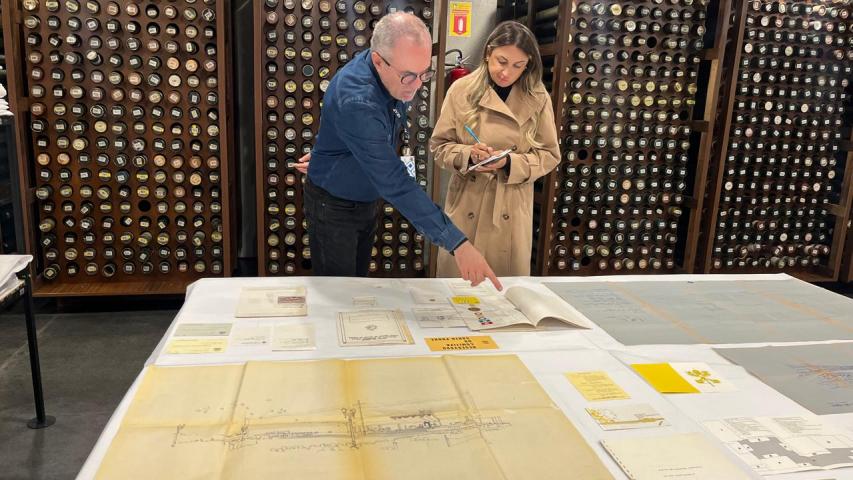 RPC visita Arquivo Público do Paraná para reportagem especial sobre a visita do Papa João Paulo II a Curitiba em 1980